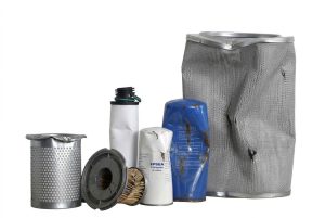 Hình ảnh lọc tách dầu máy nén khí giả bị móp méo và thủng lõi do không chịu được áp suất vận hành